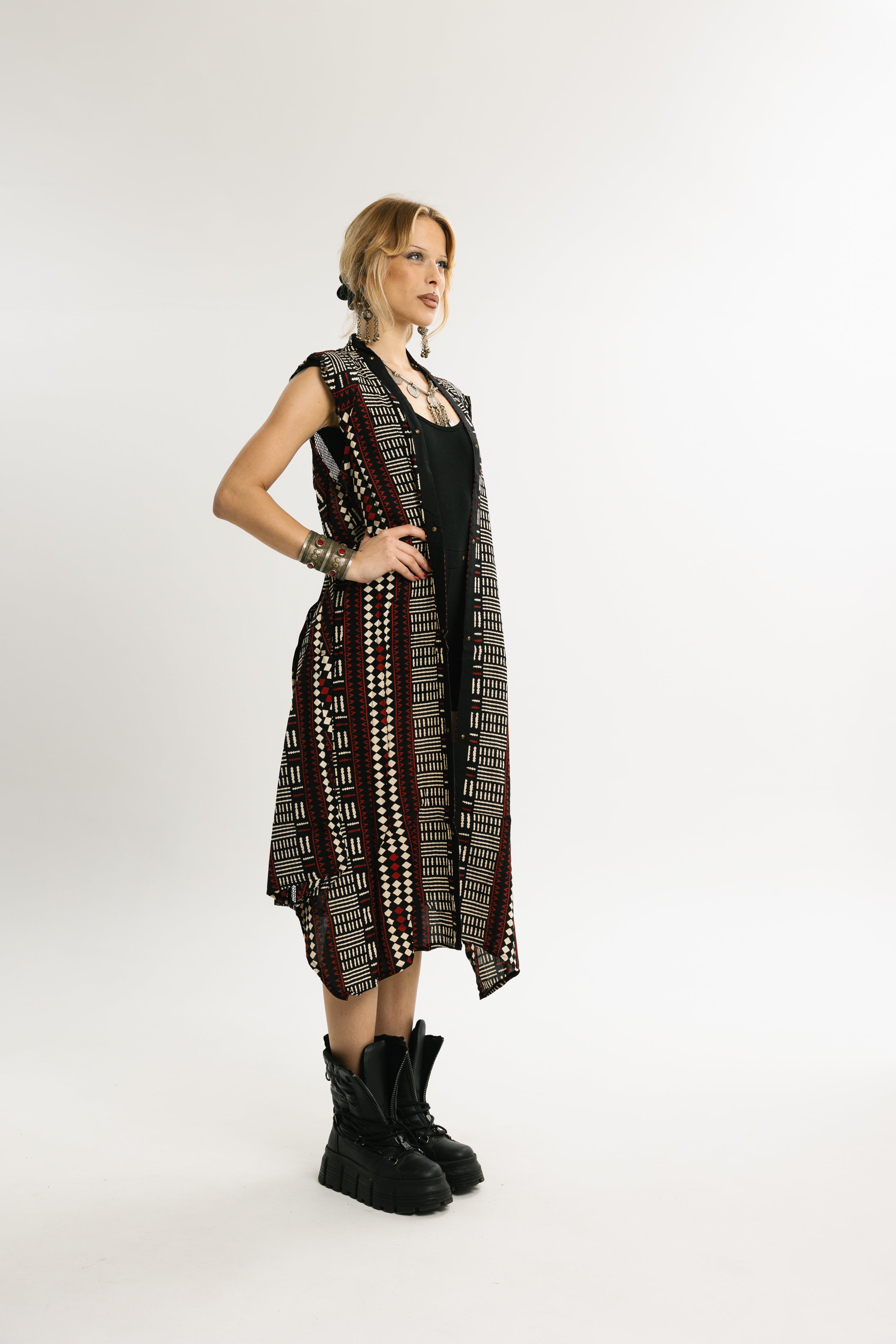 SHADOW ROBE | Graphic Pattern Cotton Kimono | White and black graphic pattern